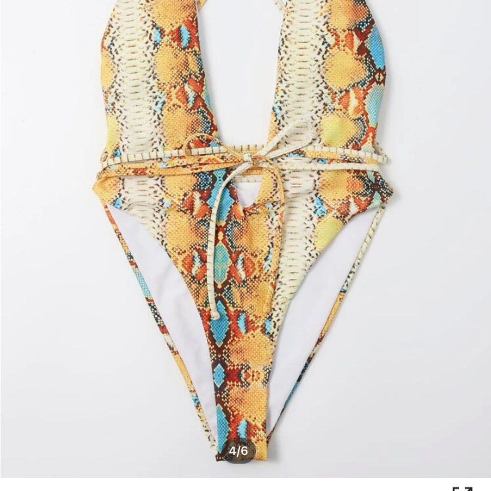 Perfect one piece swimsuit for the beach or just the pool! - Picture 2 of 2